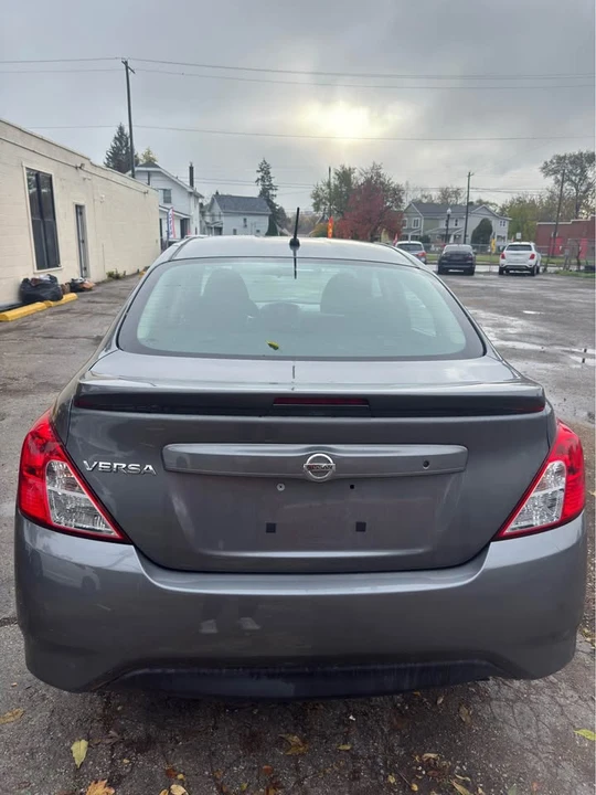 2018 Nissan Versa - Image 6 of 11