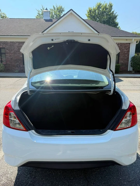 2018 Nissan Versa - Image 19 of 20