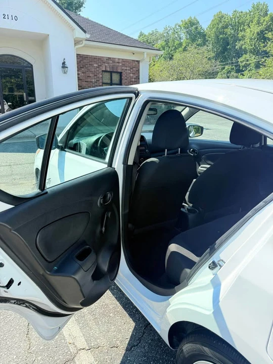 2018 Nissan Versa - Image 17 of 20