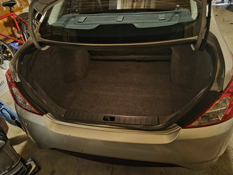 2018 Nissan Versa - Image 10 of 11