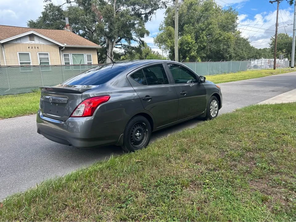 2018 Nissan Versa - Image 4 of 8
