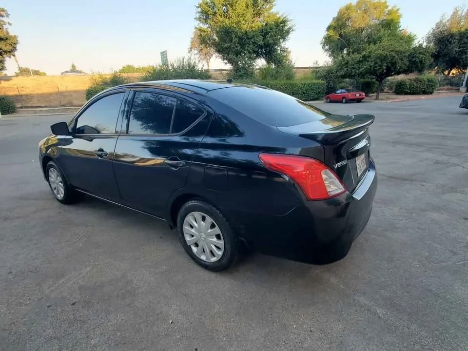 2018 Nissan Versa - Image 5 of 10
