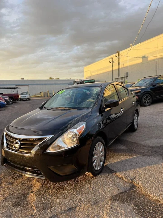 2018 Nissan Versa - Image 5 of 13