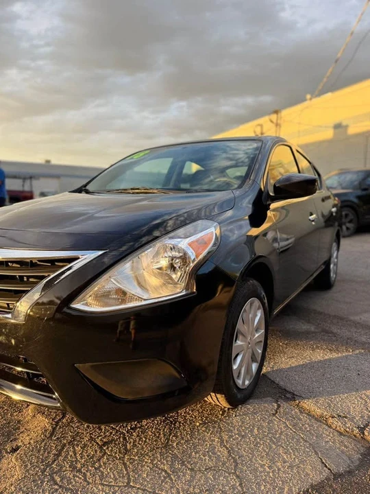 2018 Nissan Versa - Image 9 of 13