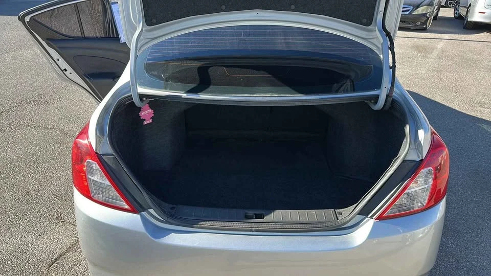 2018 Nissan Versa - Image 4 of 9