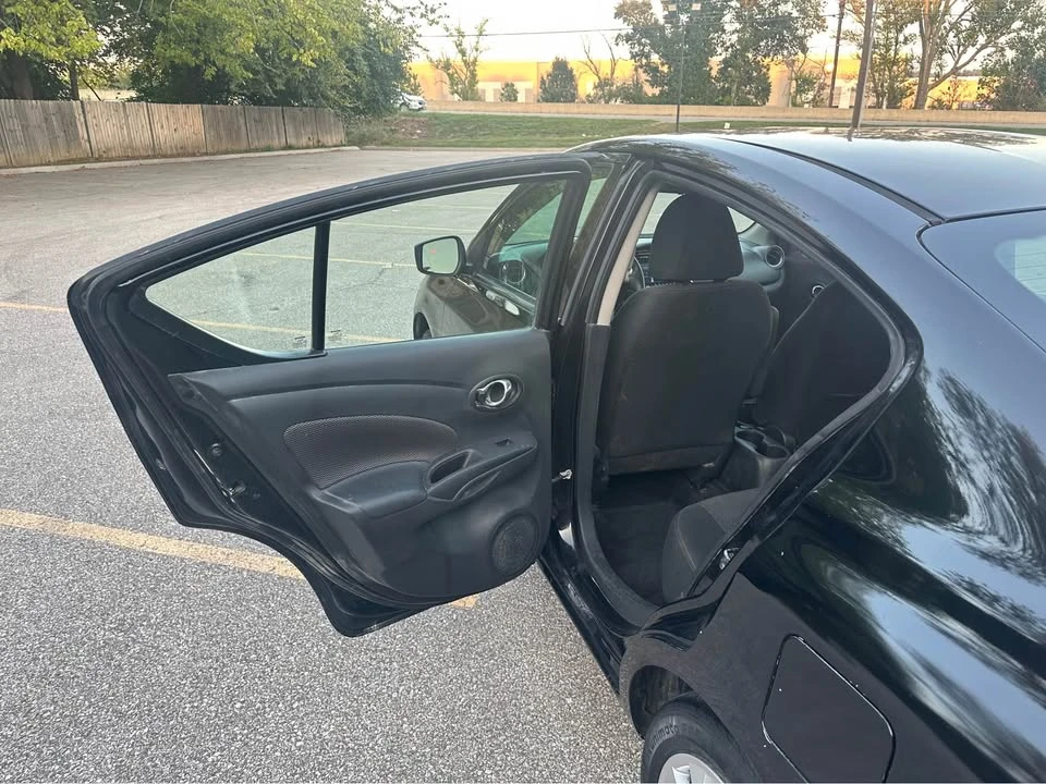 2018 Nissan Versa - Image 11 of 13