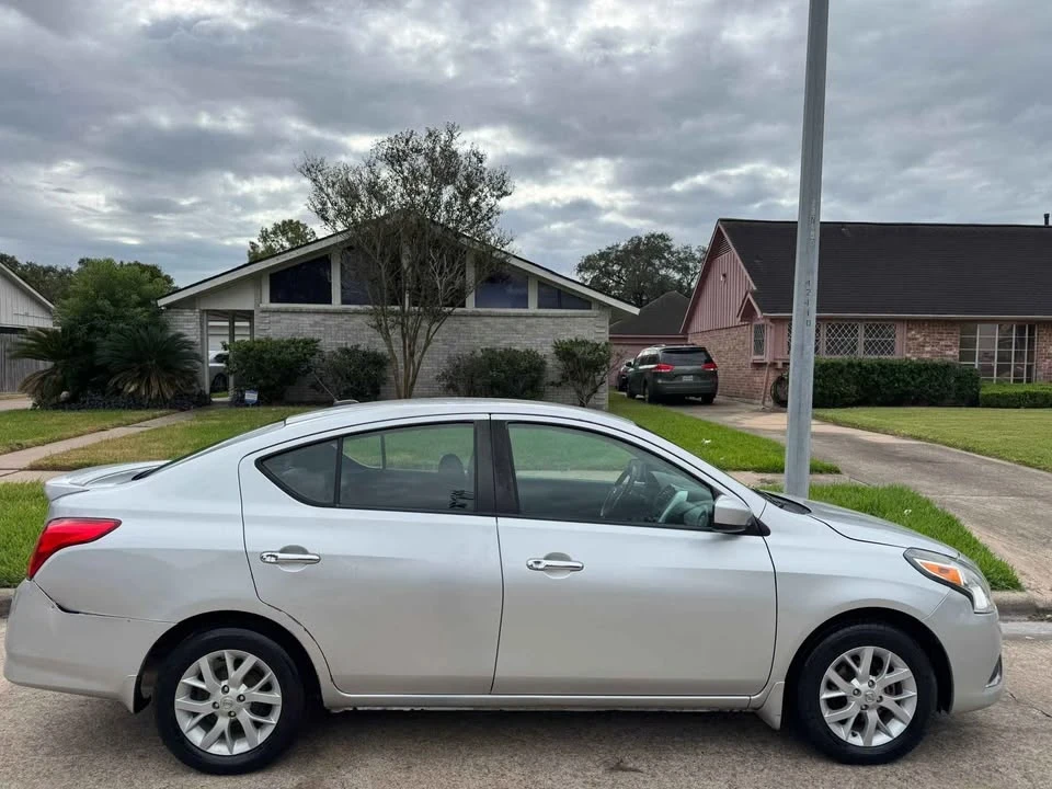 2018 Nissan Versa - Image 4 of 9