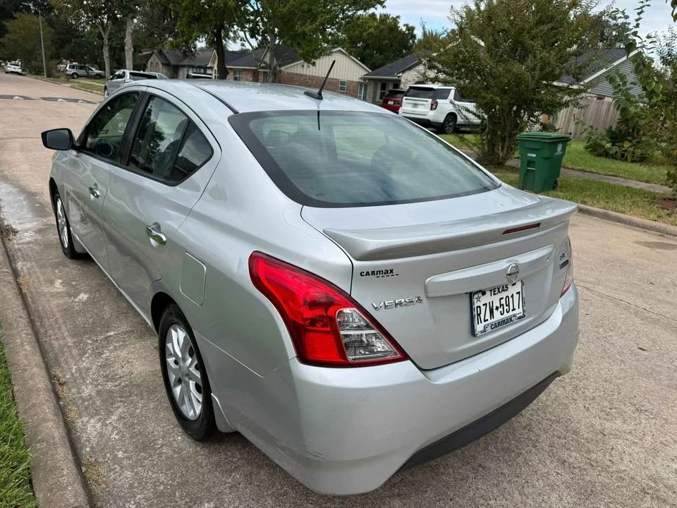 2018 Nissan Versa - Image 5 of 9