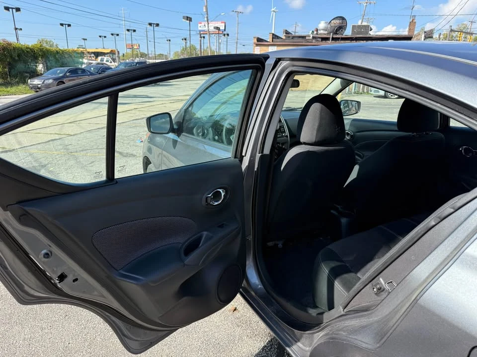 2018 Nissan Versa - Image 15 of 20