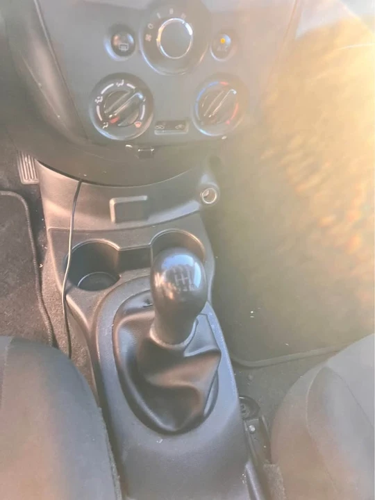 2018 Nissan Versa - Image 9 of 12