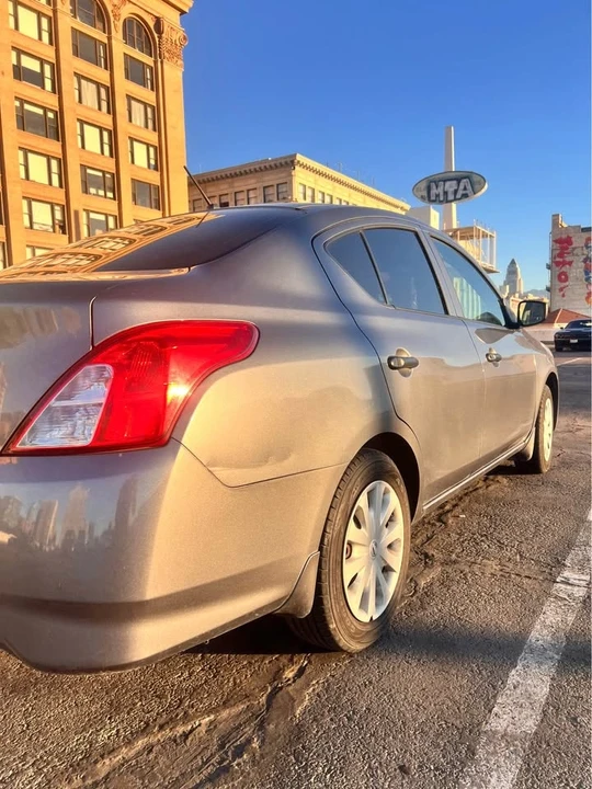 2018 Nissan Versa - Image 4 of 12