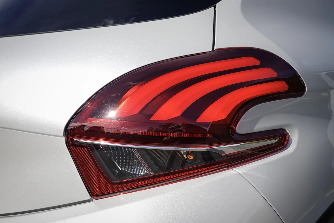 2018 Peugeot - Image 30 of 31