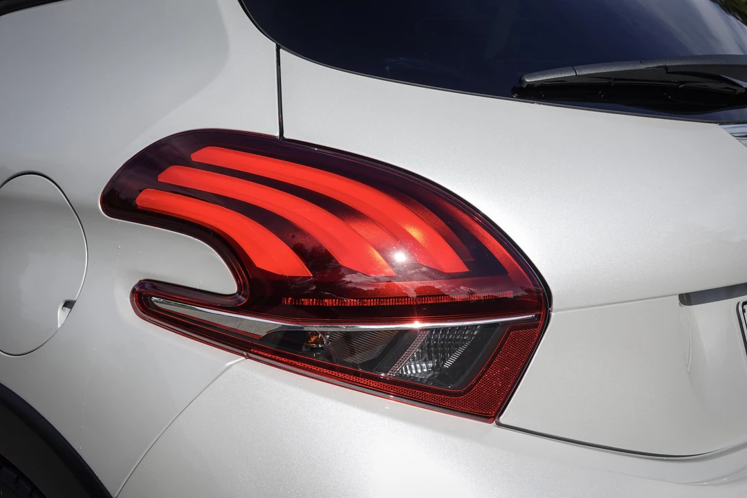 2018 Peugeot - Image 31 of 31