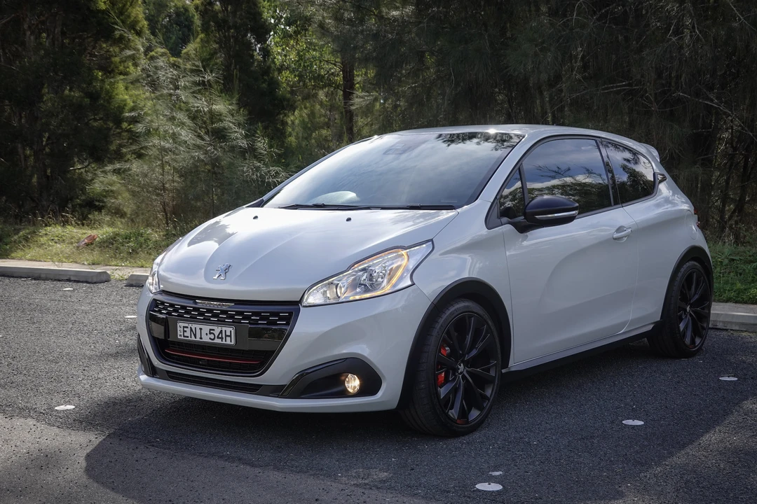 2018 Peugeot - Image 8 of 31