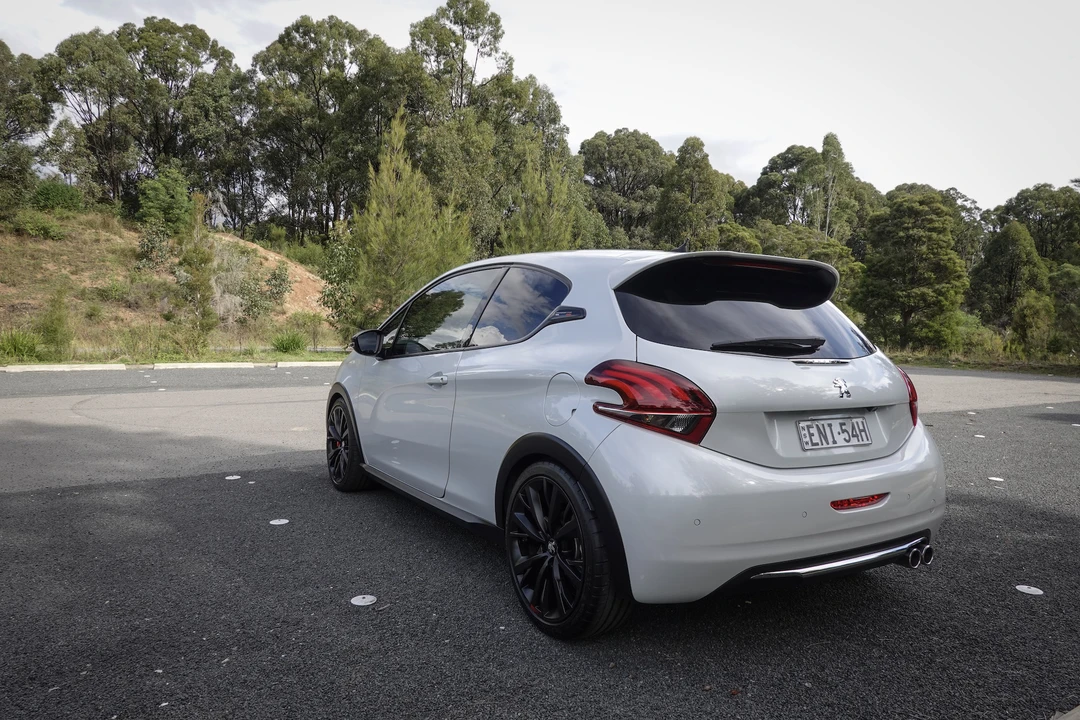 2018 Peugeot - Image 9 of 31