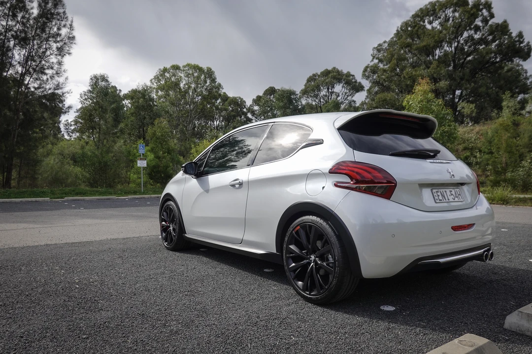 2018 Peugeot - Image 15 of 31