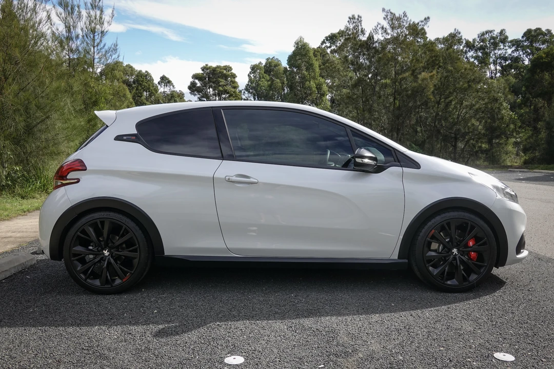 2018 Peugeot - Image 16 of 31