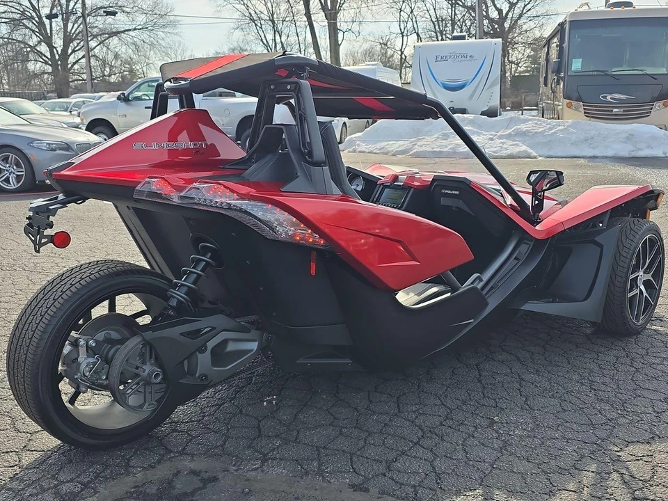 2018 Polaris Slingshot - Image 2 of 21