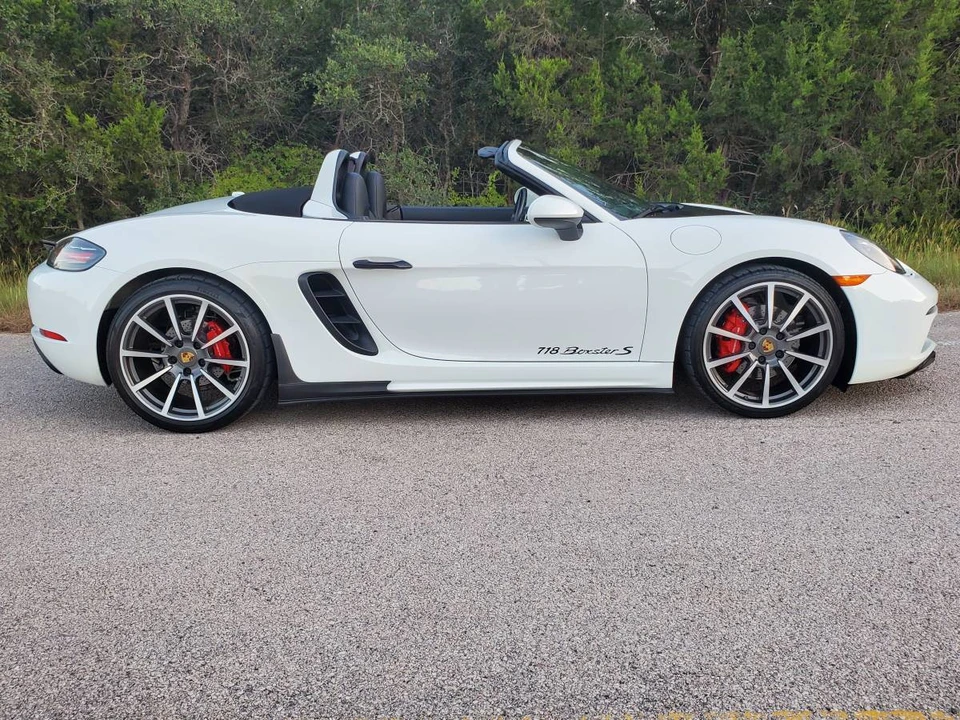 2018 Porsche 718 Boxster S - Image 8 of 24