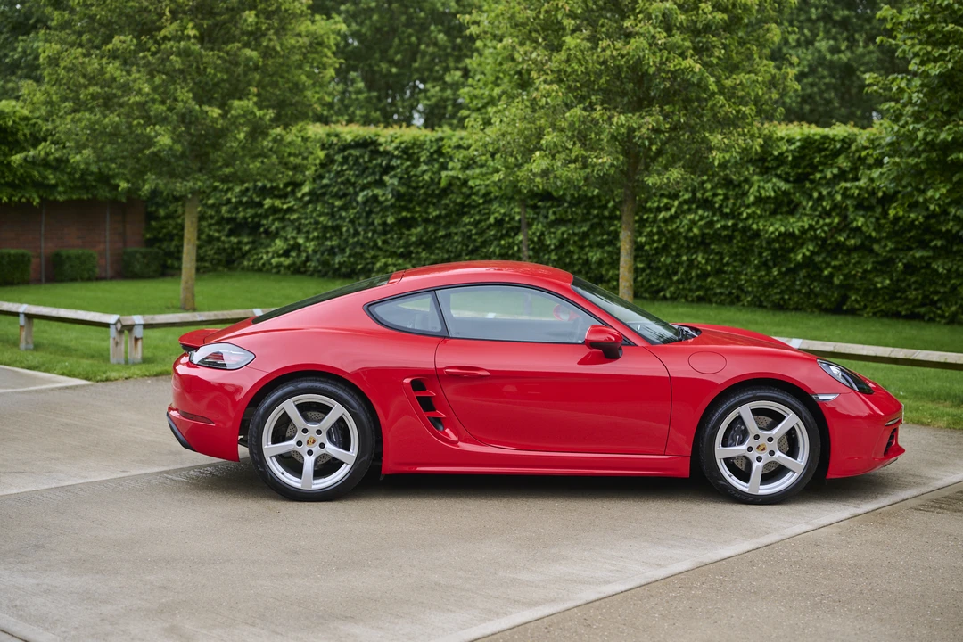 2018 Porsche 718 Cayman - Image 9 of 31