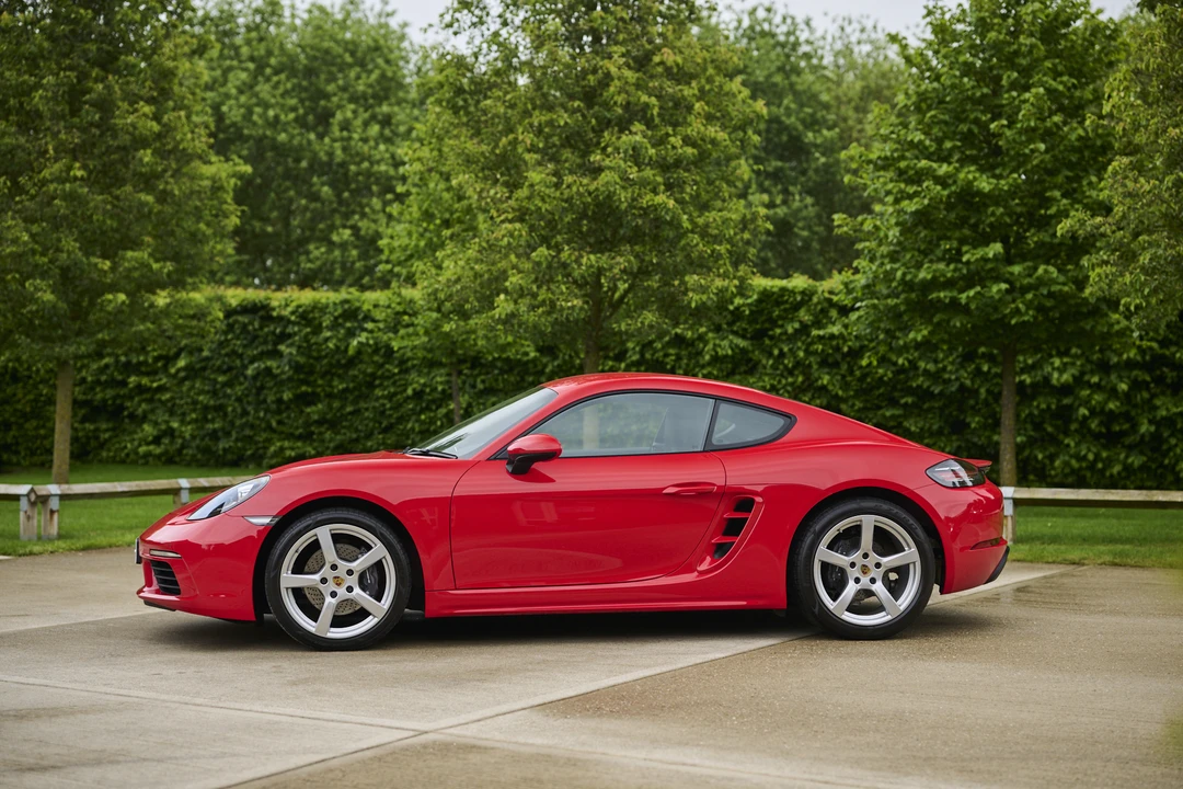 2018 Porsche 718 Cayman - Image 15 of 31