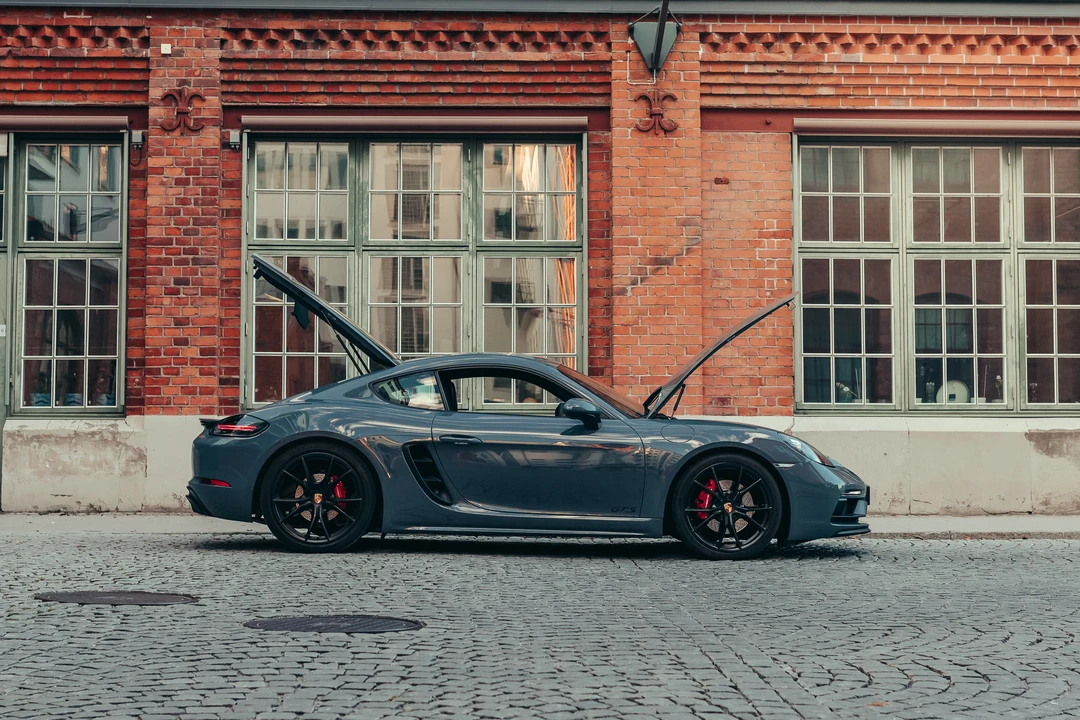 2018 Porsche 718 Cayman GTS - Image 11 of 31