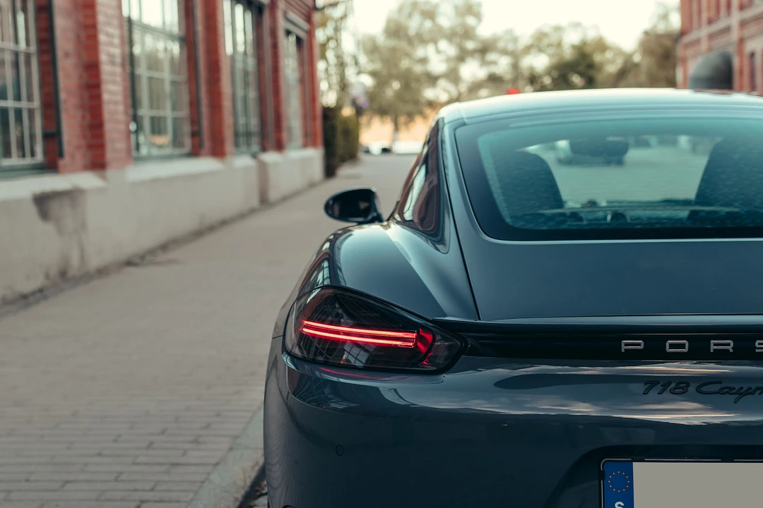 2018 Porsche 718 Cayman GTS - Image 16 of 31