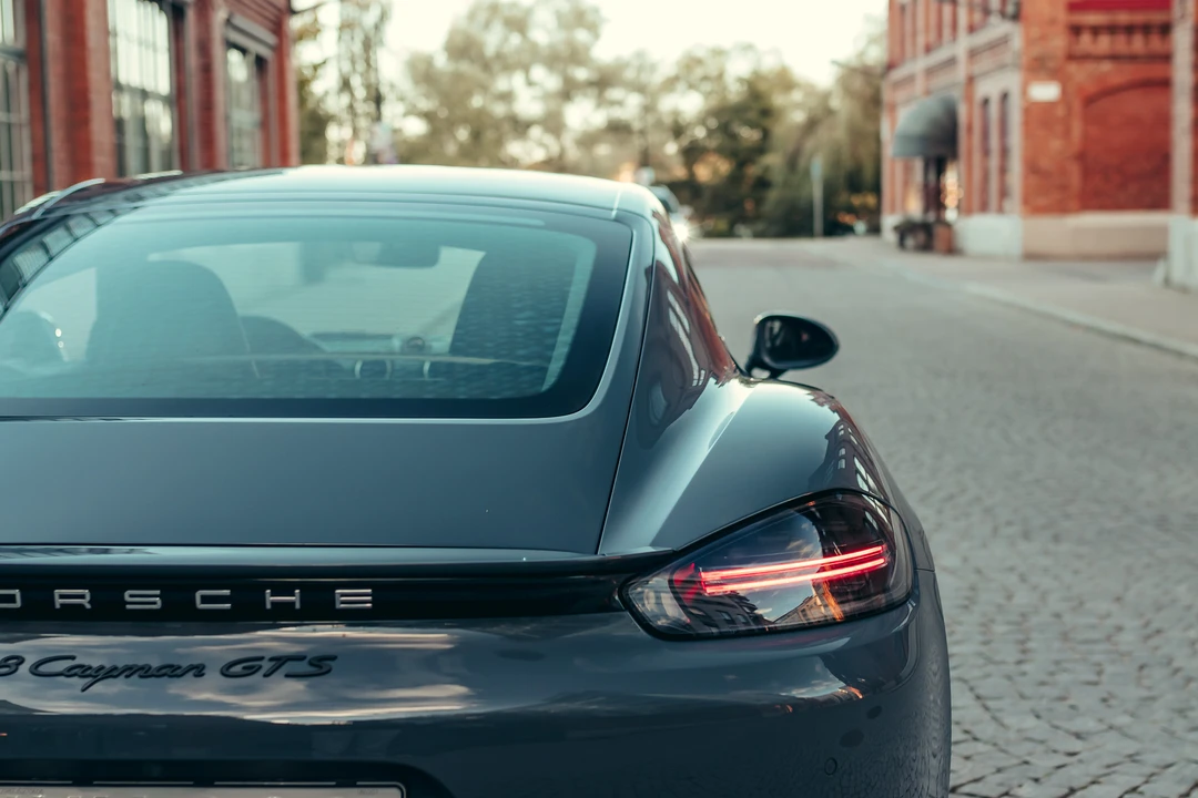 2018 Porsche 718 Cayman GTS - Image 18 of 31