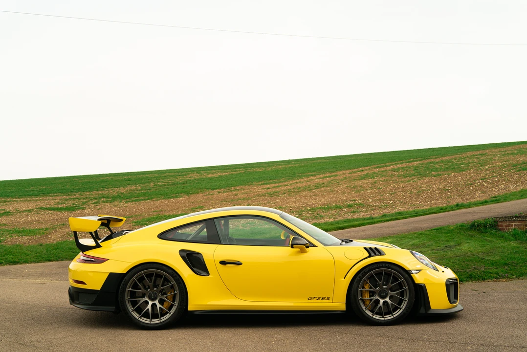 2018 Porsche 991 GT2 RS - Image 21 of 31