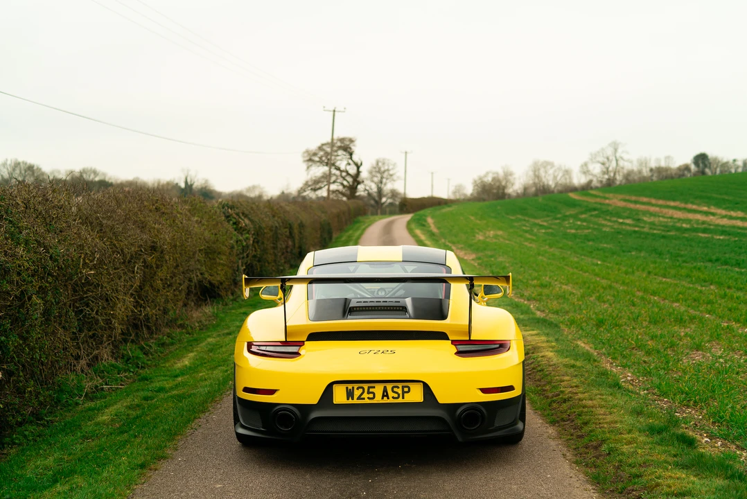 2018 Porsche 991 GT2 RS - Image 16 of 31