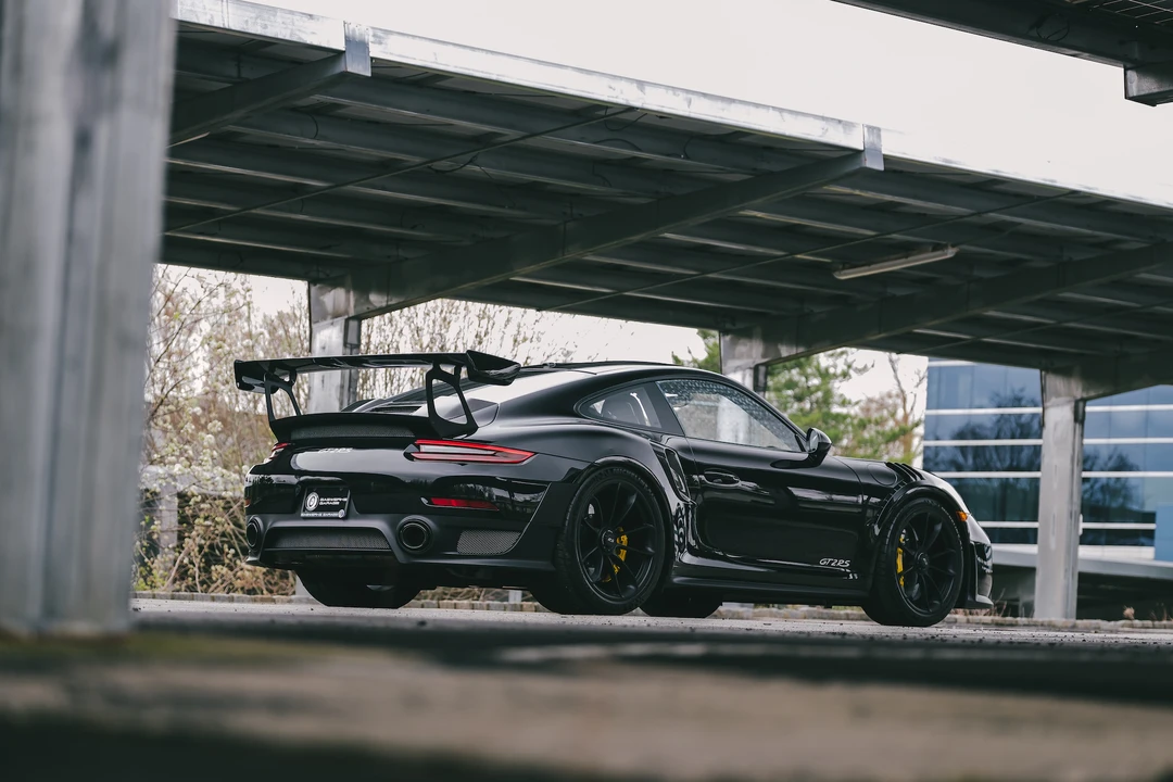 2018 Porsche 991 GT2 RS - Image 17 of 31