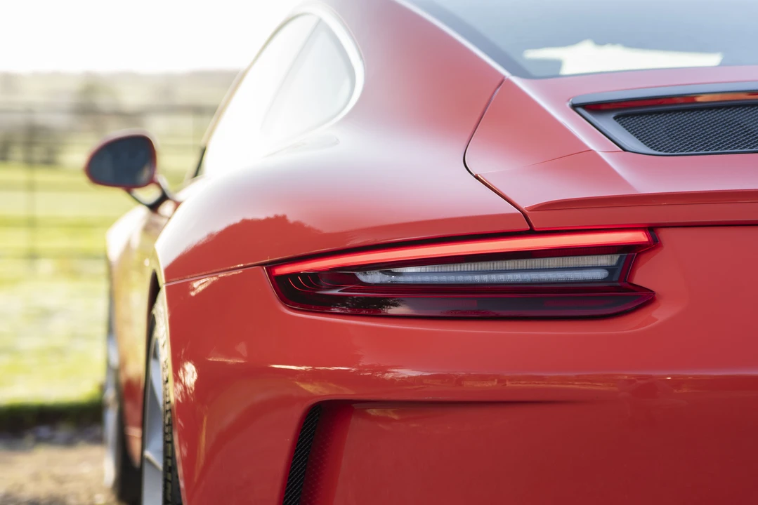 2018 Porsche 991 Carrera - Image 27 of 31
