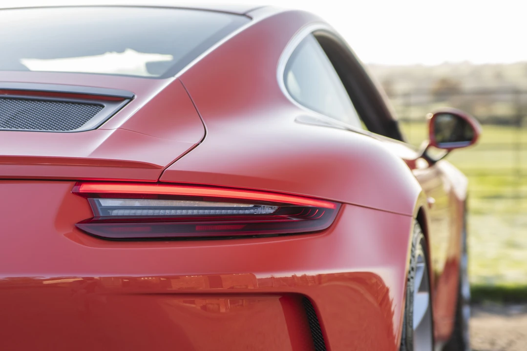 2018 Porsche 991 Carrera - Image 28 of 31