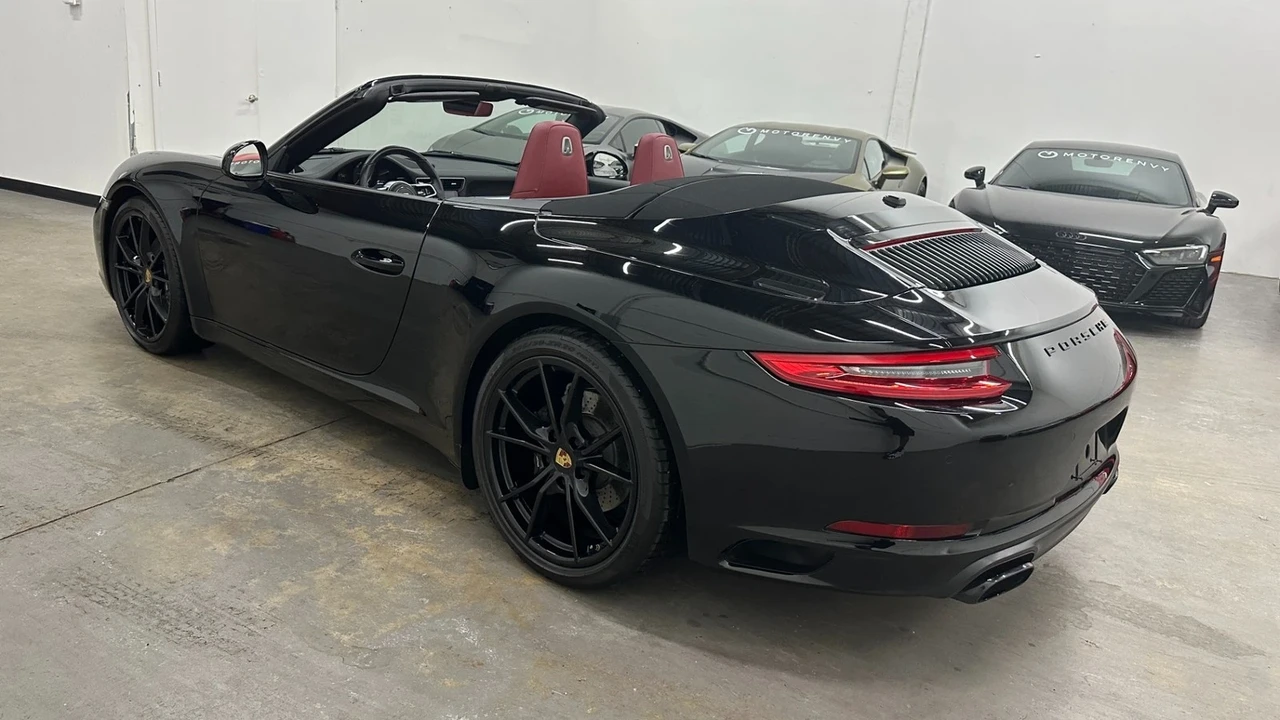 2018 Porsche 991 Carrera - Image 16 of 21