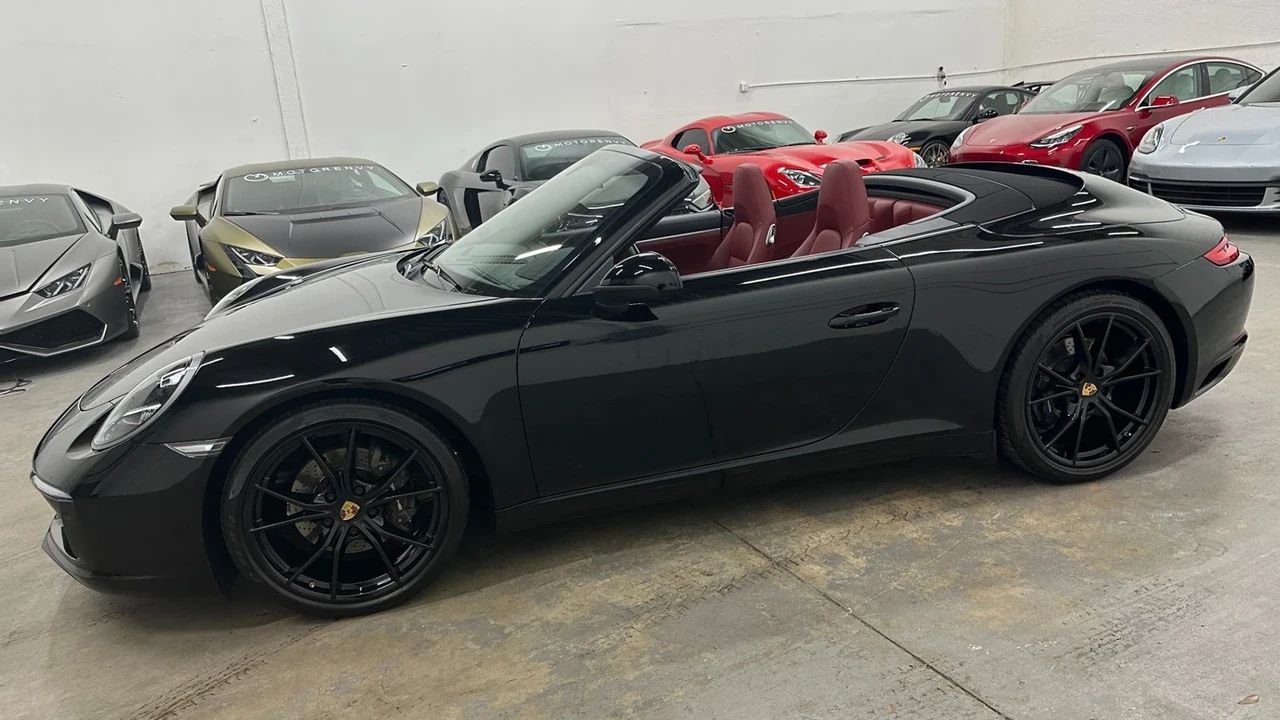 2018 Porsche 991 Carrera - Image 17 of 21