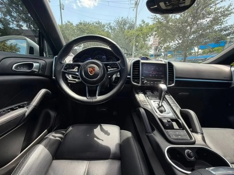 2018 Porsche 958 Cayenne - Image 10 of 14