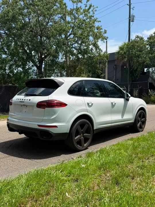 2018 Porsche 958 Cayenne - Image 8 of 14