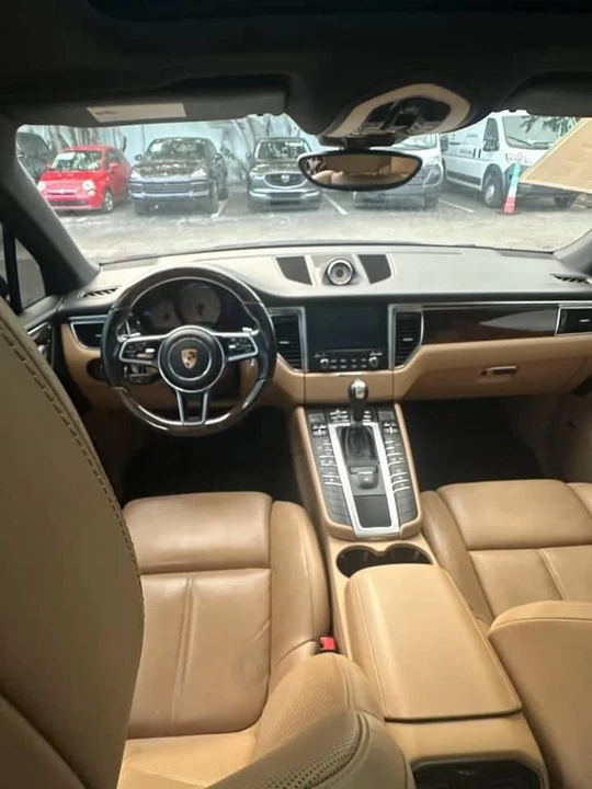 2018 Porsche Macan - Image 6 of 7