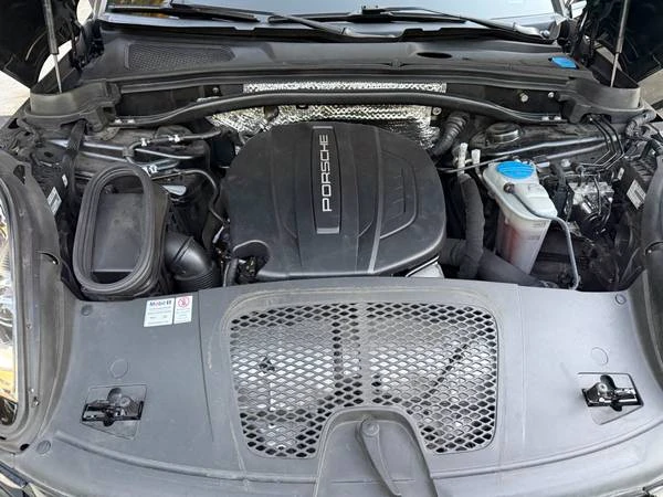 2018 Porsche Macan - Image 21 of 21