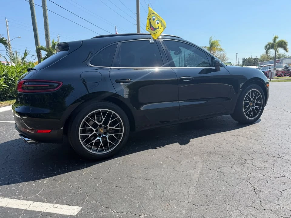 2018 Porsche Macan - Image 10 of 20