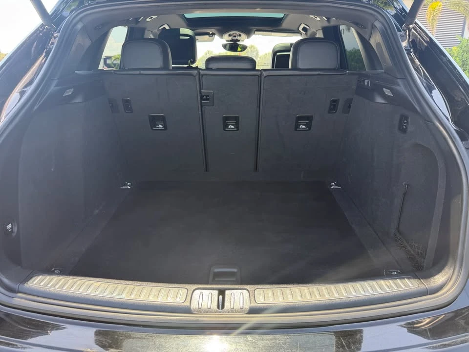 2018 Porsche Macan - Image 19 of 20