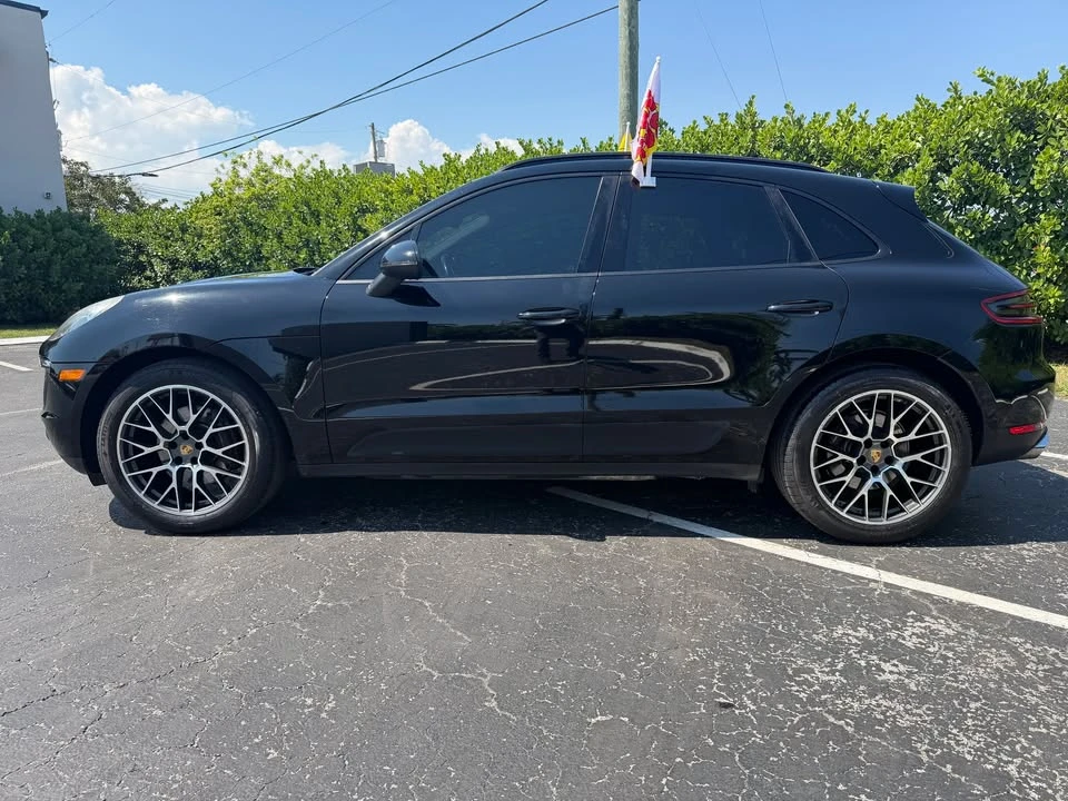2018 Porsche Macan - Image 12 of 20