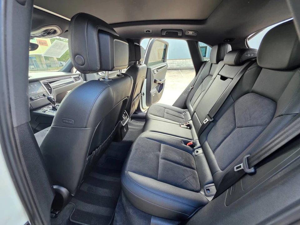2018 Porsche Macan S - Image 12 of 24
