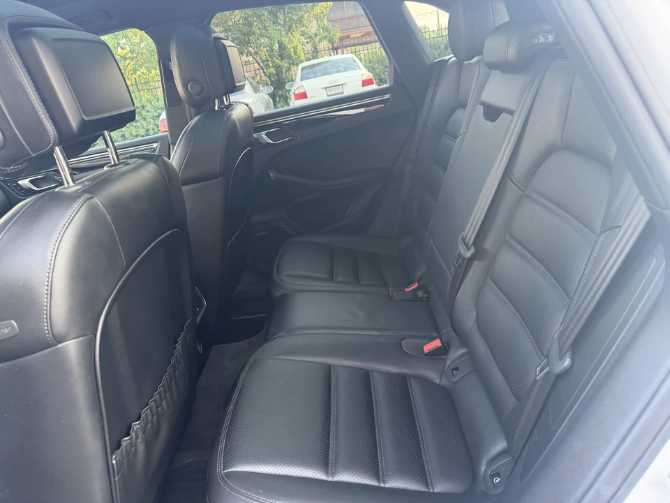 2018 Porsche Macan S - Image 13 of 31