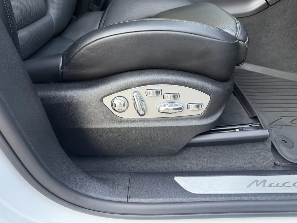 2018 Porsche Macan S - Image 17 of 31