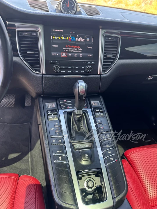 2018 Porsche Macan S - Image 12 of 21