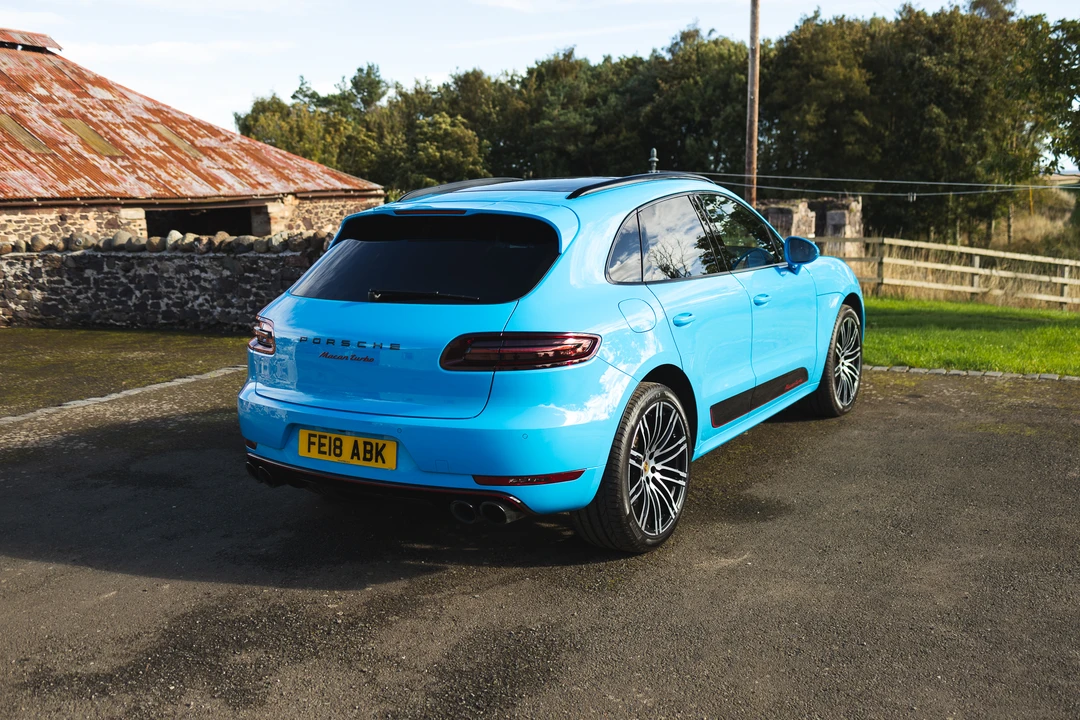 2018 Porsche Macan Turbo - Image 16 of 31