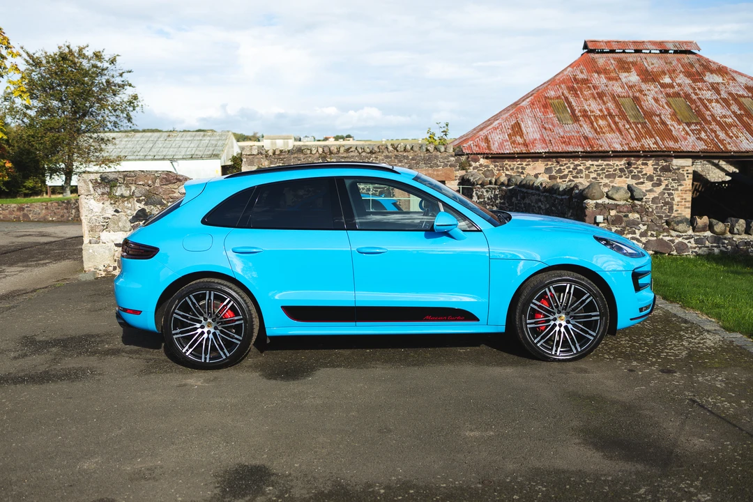 2018 Porsche Macan Turbo - Image 17 of 31