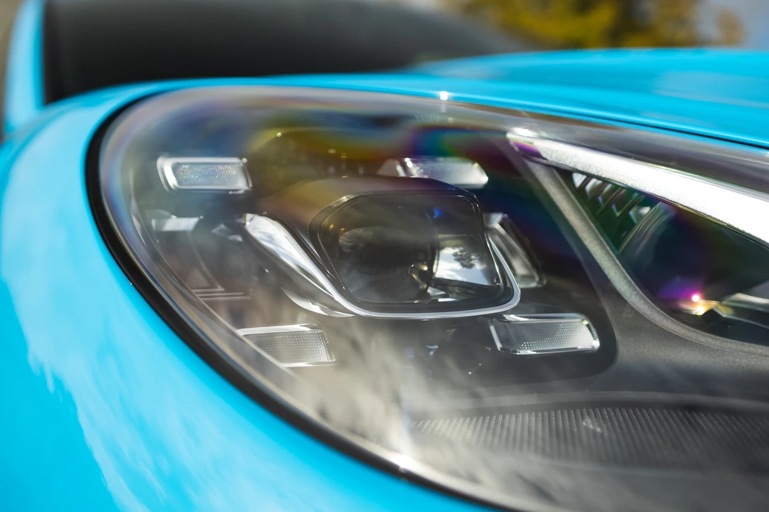 2018 Porsche Macan Turbo - Image 30 of 31