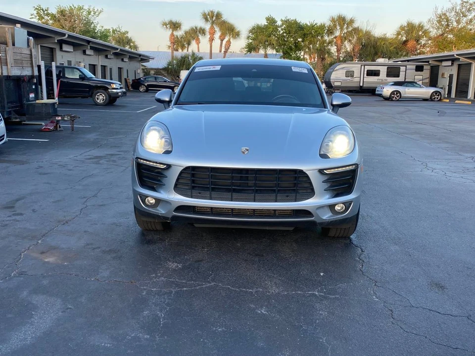 2018 Porsche Macan Turbo - Image 9 of 9